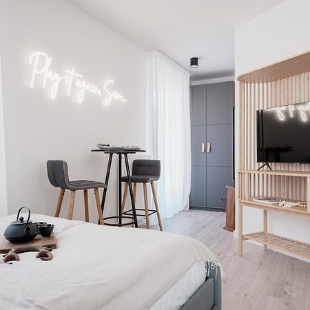 Homewell Apartments Game And Movie Poznań Buitenkant foto