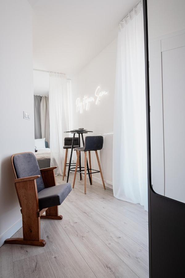 Homewell Apartments Game And Movie Poznań Buitenkant foto